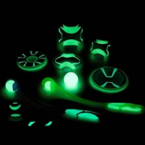 Chuckit! Max Glow Ultra Squeaker Ball, Medium (2.5 Inch Diameter), 1 Pack for Breeds 20-60 lbs