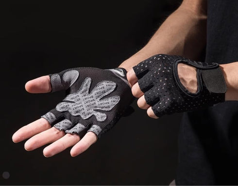 INOGIH Women's Lightweight Fingerless Gym Gloves - Breathable Workout Gloves for Training