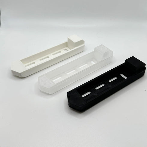 Aquarium Feeder Frozen Blood Worm Boat for Fish Tank Feeding (White)