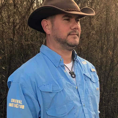 PSKOOK Survival Paracord Necklace with Flint and Steel, Fire Starter Necklace for Camping, Hiking, and Backpacking