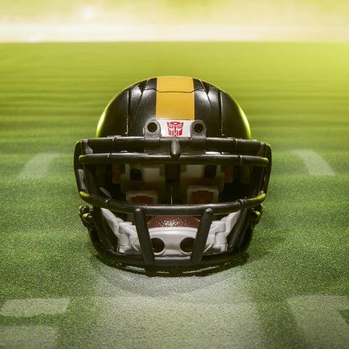 5.5-Inch 8+ Transformers NFL Pittsburgh Steelers Steelsmash Action Figure Changes from Robot to Helmet, Football Toys