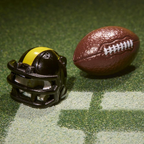 5.5-Inch 8+ Transformers NFL Pittsburgh Steelers Steelsmash Action Figure Changes from Robot to Helmet, Football Toys