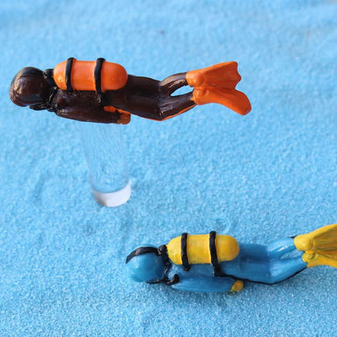 PATKAW 4pcs Mini Scuba Diver Toy, Resin Action Figure for Fish Tank Aquarium Landscape Ornaments