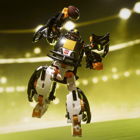 5.5-Inch 8+ Transformers NFL Pittsburgh Steelers Steelsmash Action Figure Changes from Robot to Helmet, Football Toys