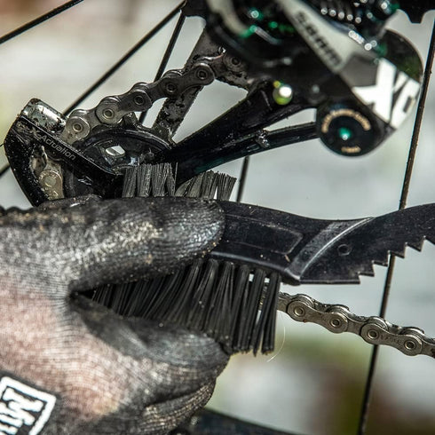 Muc-Off Claw Brush - Bike Cleaning Brush with Three Heads, Durable Nylon Bristles for Chains, Cassettes