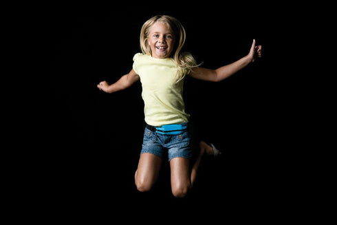 SPIbelt Kids Pocket Belt, Expandable Pocket, Adjustable Waist, No Bounce, Black with Hot Pink Zipper