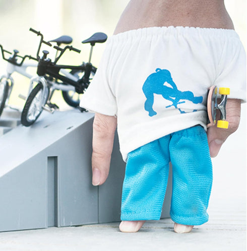 NLAIOUSL Set Interactive Finger Scooter Clothes Stunt Fingertip Pants T-Shirt Toy Skates Scooter Fingerboard