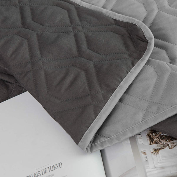 Ameritex Waterproof Dog Bed Cover, Reversible Pet Blanket for Furniture, Bed, Couch, Sofa.
