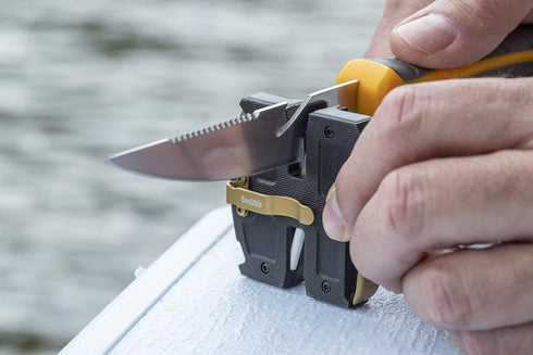 51057 Smith's Regal River Fishing Multi-Tool - Coarse + Fine Knife Sharpening Slots, Line Cutter, Jig Eye Cleaner
