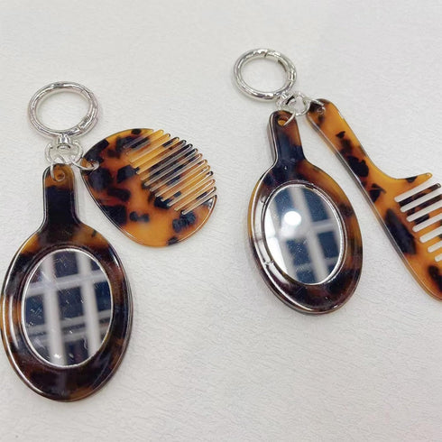 jiingekk Multifunctional Fashion Keychain Leopard Comb and Mirror Stylish Hair Care Keychain Creative Bag Pendant