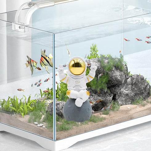 Astronaut Statue Fish Tank Decor, Resin Spaceman Small Aquarium Decorations, Cute Mini Space Figure