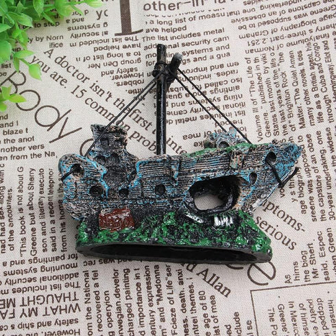 1 pcs Pirate Ship Wreckage Fish Tank Landscaping, Aquarium Decorations and Ornaments
