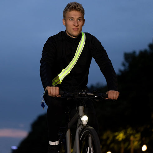 Navaris Reflective Sash - Walking, Cycling, Running Gear with Pocket and Carabiner Clip for Men and Women