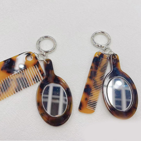 jiingekk Multifunctional Fashion Keychain Leopard Comb and Mirror Stylish Hair Care Keychain Creative Bag Pendant