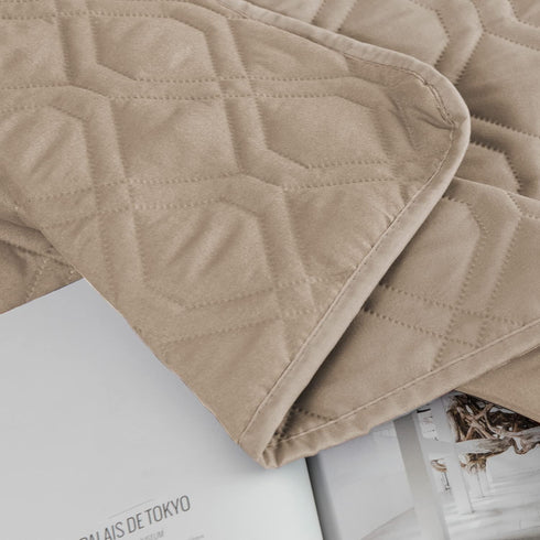 Ameritex Waterproof Blanket Reversible Dog Bed Cover - Pet Blanket for Furniture, Bed, Couch, Sofa