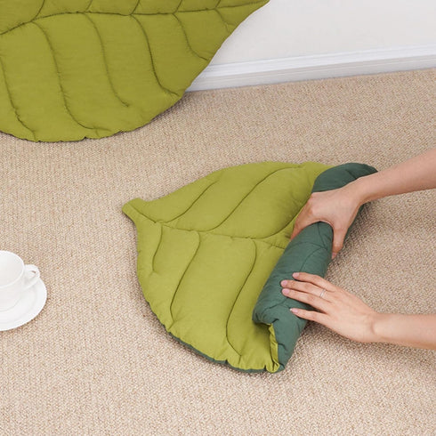 MOJUN Leaf Shaped Pet Mat for Dog Cat - Double Sided Cotton Portable Camping Sleeping Mat (Green Leaf, 19.7"x26.8")
