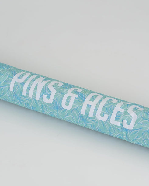 Pins & Aces Beer Sleeve - 7-Can Insulated Cooler Sleeve, Discreetly Stores Cans in Golf Bag, Keeps Beverages Cold
