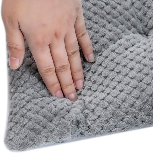 WONDER MIRACLE Fuzzy Deluxe Pet Beds, Super Plush Dog or Cat Beds, Machine Wash & Dryer Friendly (S-Grey, 15" x 23")
