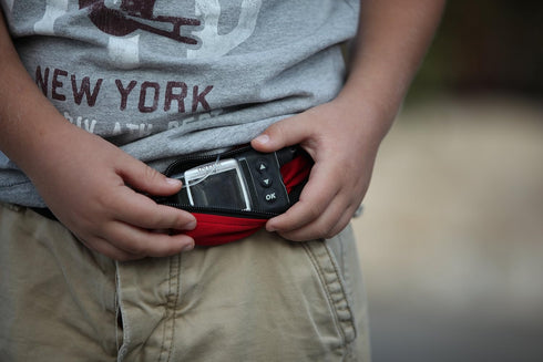 SPIbelt Kids Pocket Belt, Expandable Pocket, Adjustable Waist, No Bounce, Stars & Stripes with Red Zipper