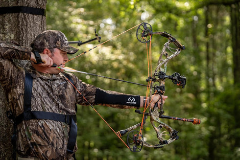 Realtree EZ Arm Guard - Comfortable Lycra Blend Archery Bow Sleeve for Bowstring Clearance