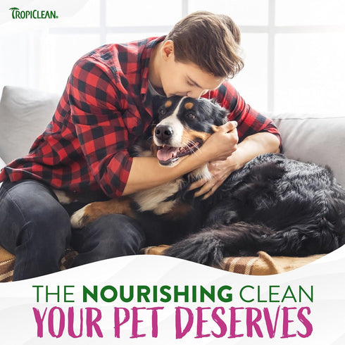 TropiClean Berry & Coconut Dog Wipes for Paws and Butt | Deep Cleaning Grooming Wipes | Safe for The Face | 100 Count