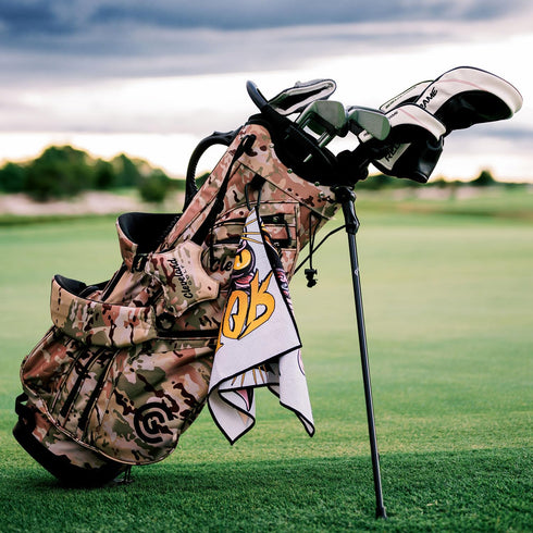RokFit Gym Towel - Multi-use Bold Graphic Towel with Carabiner Clip for Golf and Utility (Starve Your Distractions)