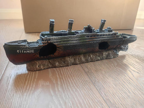 Ulifery Titanic Aquarium Boat Shipwreck Sunken Pirate Ship Resin Fish Tank Decorations Aircraft Carrier for Betta