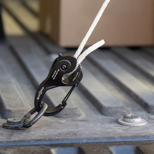 Nite Ize CamJam XT Aluminum Rope Tightener, Versatile Tie Down Cam Mechanism with Carabiner Clip