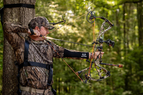 Realtree EZ Arm Guard - Comfortable Lycra Blend Archery Bow Sleeve for Bowstring Clearance