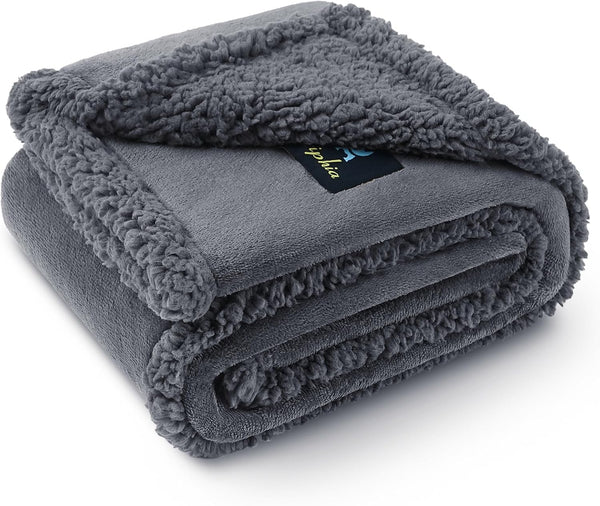 Waterproof Pet Blanket, Liquid Pee Proof Dog Blanket for Sofa Bed Couch, Reversible Sherpa Fleece Cover for Dogs Cats,