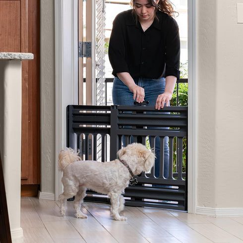 IRIS USA 24"-39" Dog Gate, Expandable Plastic Pet Gate for Indoor Doorways, 25" H, Gray