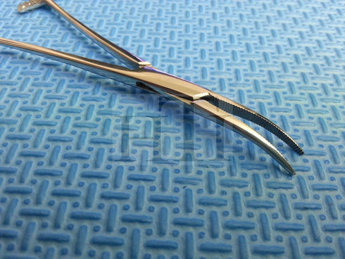 Set of 2 PCS Dog CAT PET Hair Puller Remover by HTI BRAND - Stainless Steel Hemostat Locking Forceps 5" & 5.5"