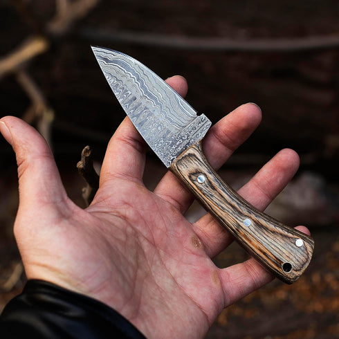 YA FORGE 7-inch Hunting Knife, Hand-forged Damascus Steel Survival Knife, Pakka Wood Handle with Leather Sheath for