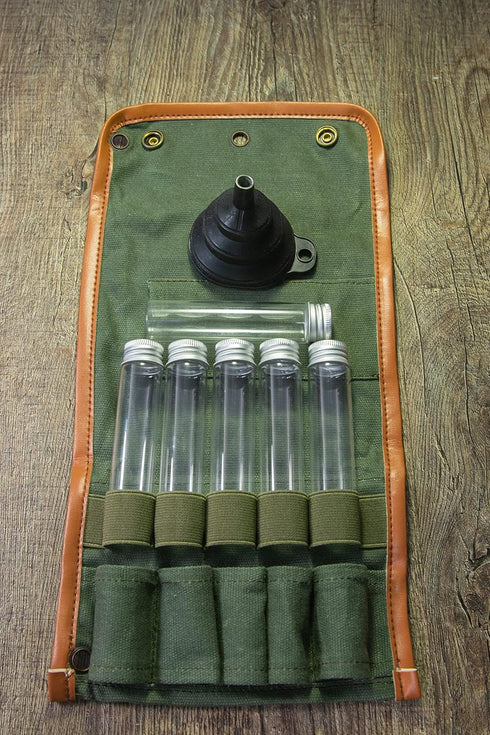 BLEEKER & RWE Backpack Bushcraft Camping Spice Kit Portable with Glass Jars, Funnel and Carabiner Great for and Travel