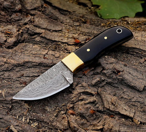 Handmade Damascus Steel Hunting Knife with Brass Guard Handle - Fixed Blade Bush Craft Camping Cutter