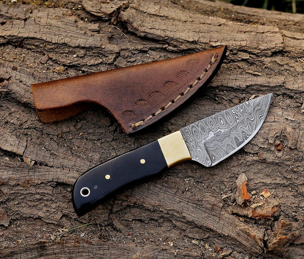 Handmade Damascus Steel Hunting Knife with Brass Guard Handle - Fixed Blade Bush Craft Camping Cutter